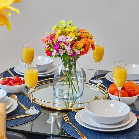 Sleeps 6 - Contractor & Family Relocations - Free Parking & Wifi 利兹