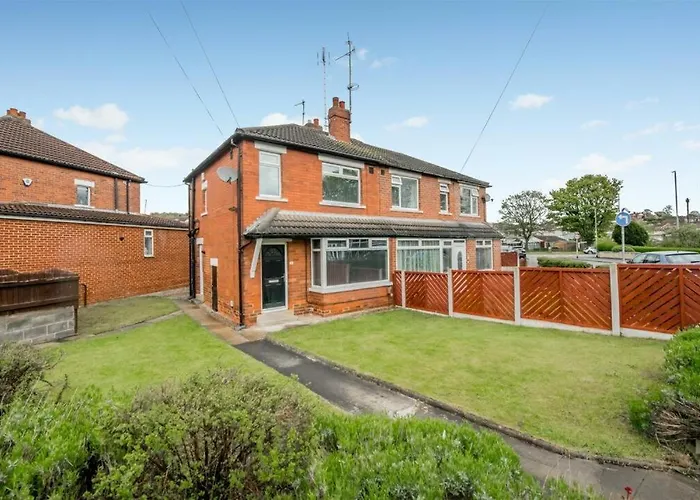 Sleeps 6 - Perfect For Business Travellers & Families - Free Parking *