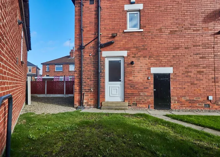 Sleeps 6 - Perfect For Business Travellers & Families - Free Parking * Leeds (West Yorkshire)