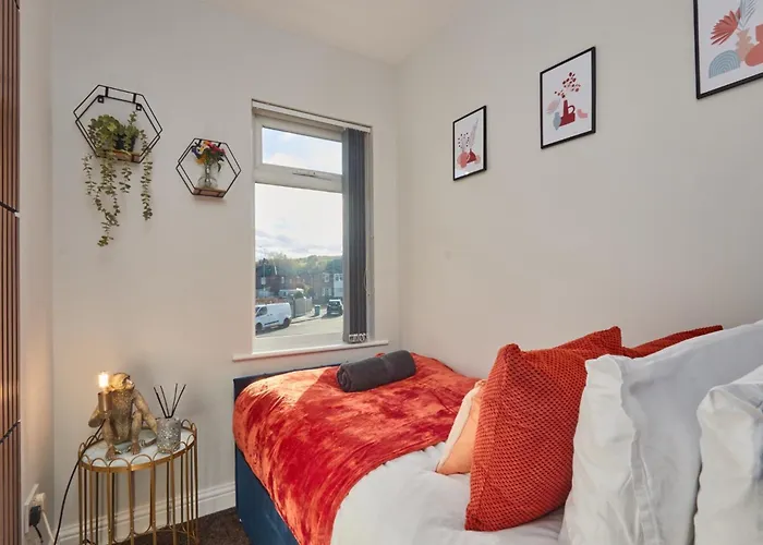 Sleeps 6 - Perfect For Business Travellers & Families - Free Parking