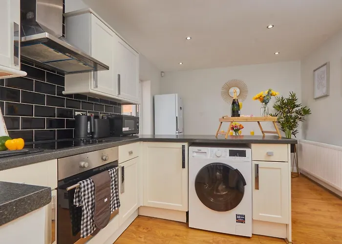 Sleeps 6 - Perfect For Business Travellers & Families - Free Parking * Leeds (West Yorkshire)