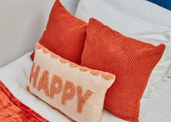 Apartment Sleeps 6 - Perfect For Business Travellers & Families - Free Parking *