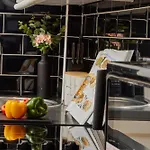 3br - Free Parking, Wifi & Workspace - Sleeps 5 - Contractors & Relocations - Weekly & Monthly Offers *
